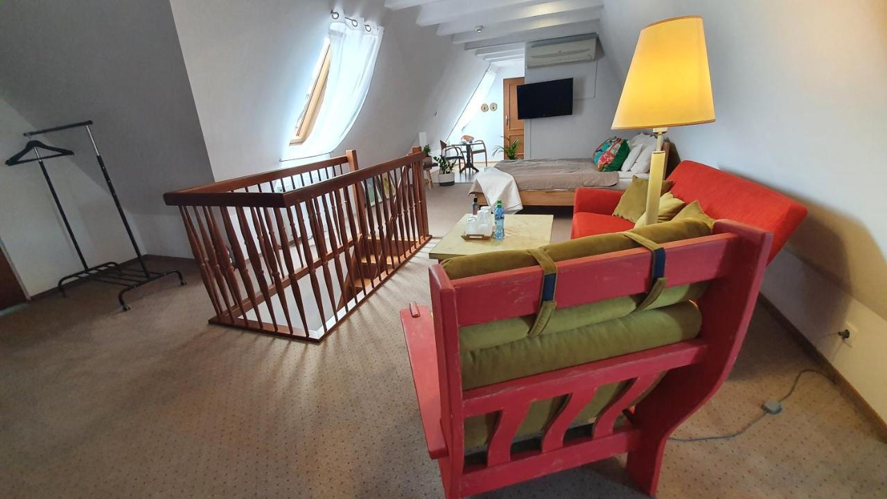Hotel Siesta Świebodzin Esterno foto