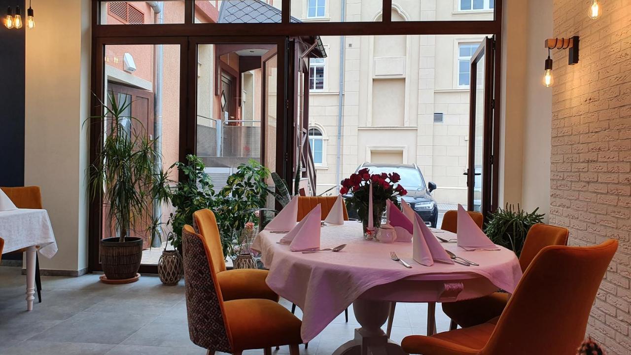 Hotel Siesta Świebodzin Esterno foto
