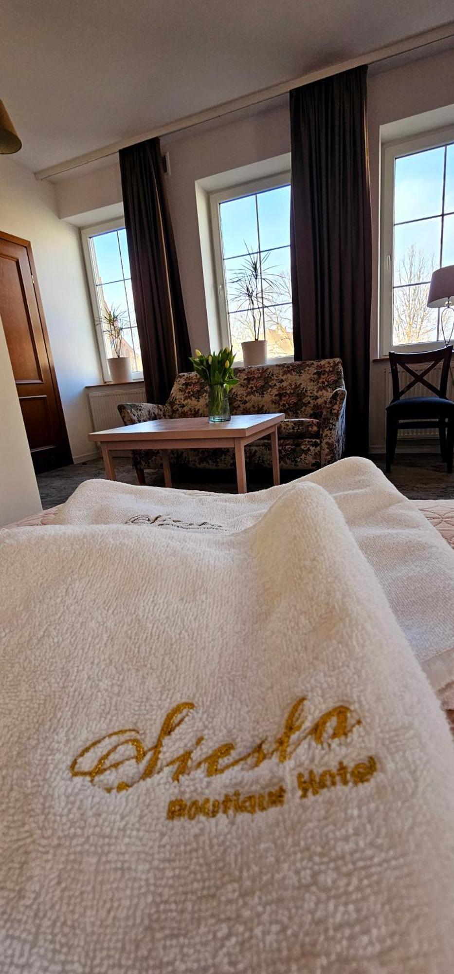 Hotel Siesta Świebodzin Esterno foto