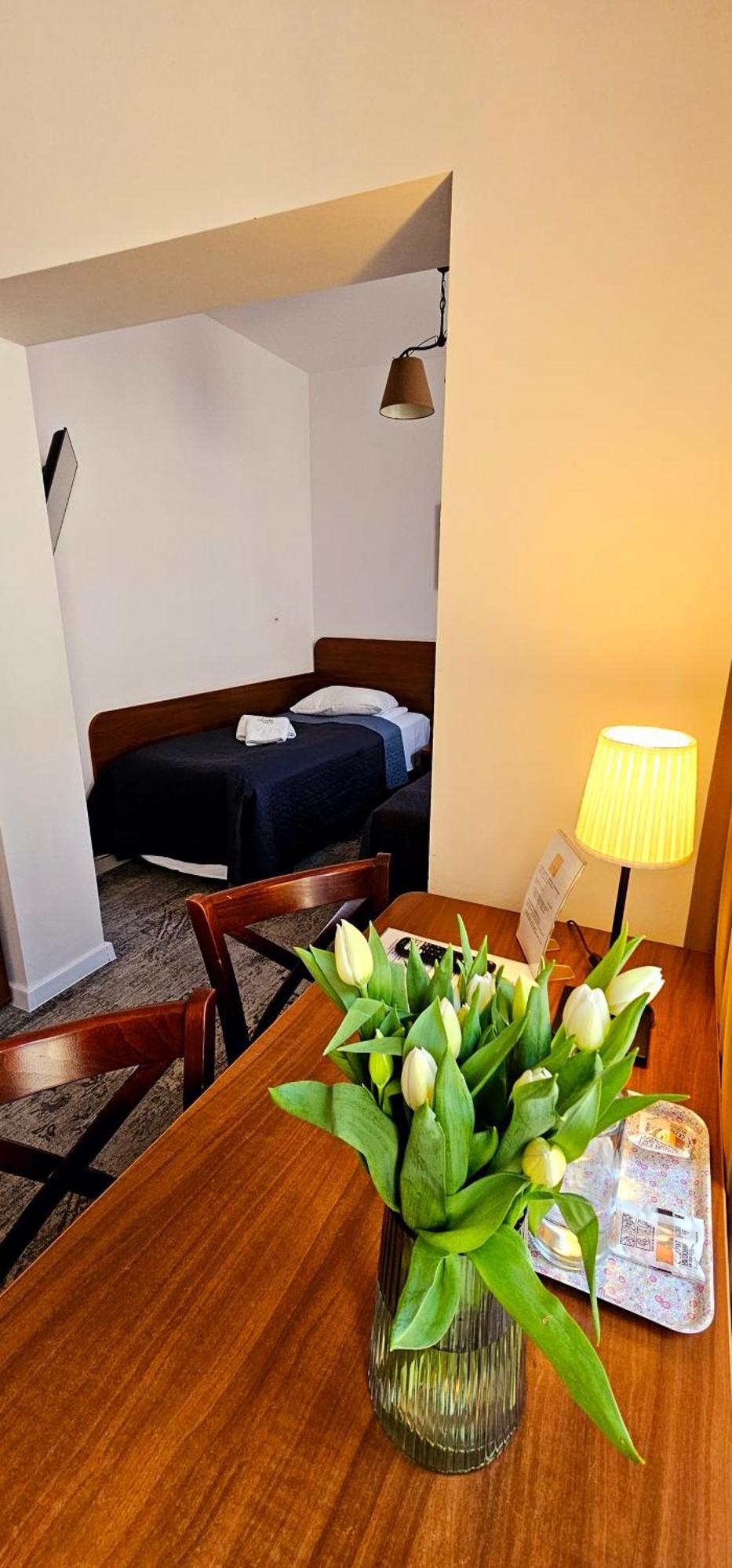 Hotel Siesta Świebodzin Esterno foto