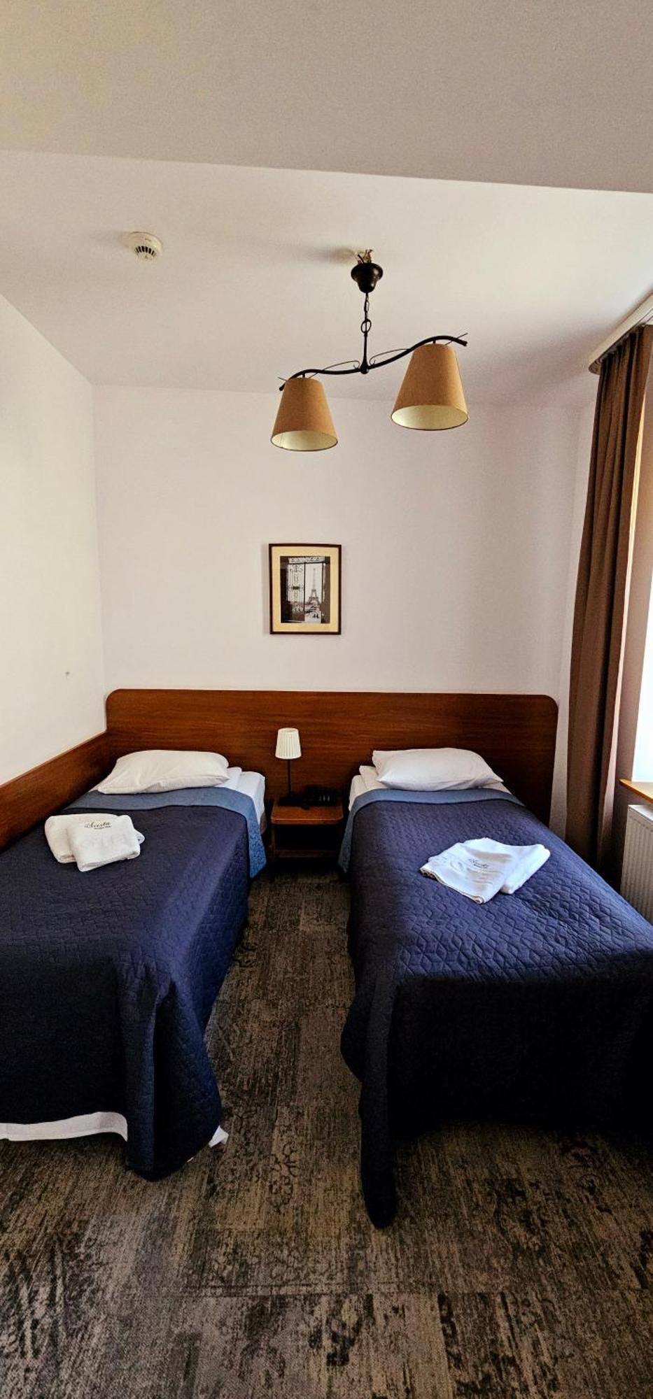 Hotel Siesta Świebodzin Esterno foto