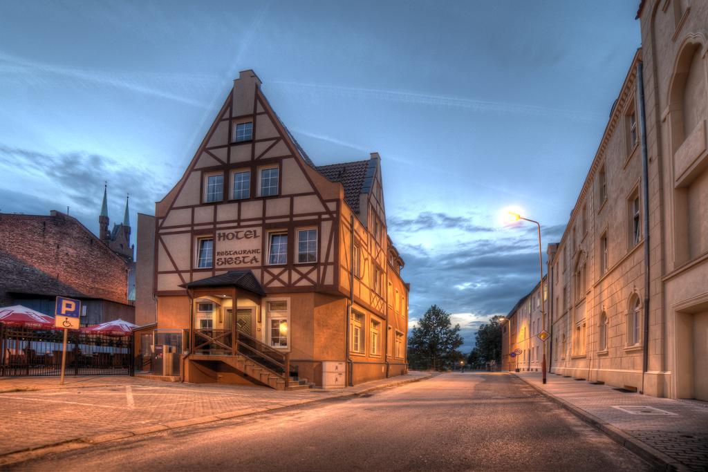Hotel Siesta Świebodzin Esterno foto
