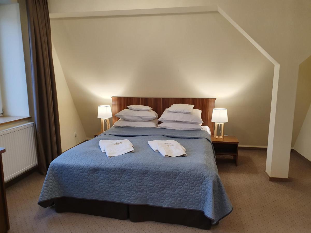 Hotel Siesta Świebodzin Esterno foto