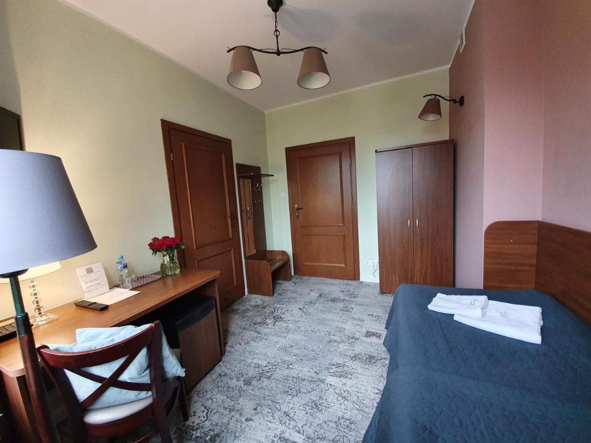 Hotel Siesta Świebodzin Esterno foto