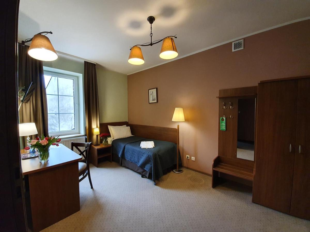 Hotel Siesta Świebodzin Esterno foto